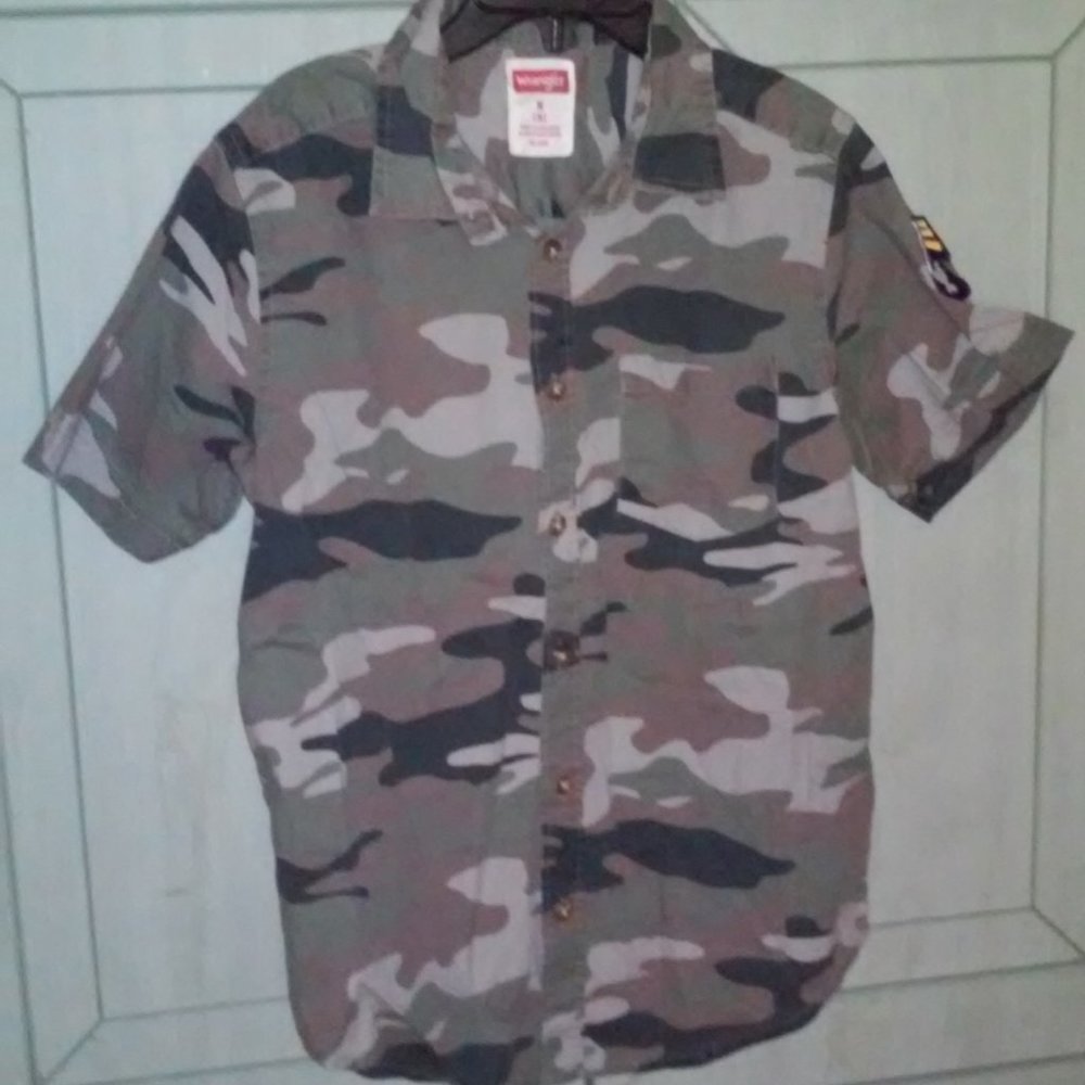 Wrangler Kids Boys Camouflage Top 8 & Shorts 10